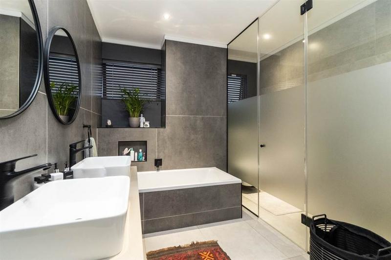 3 Bedroom Property for Sale in Waterkloof Heights Gauteng