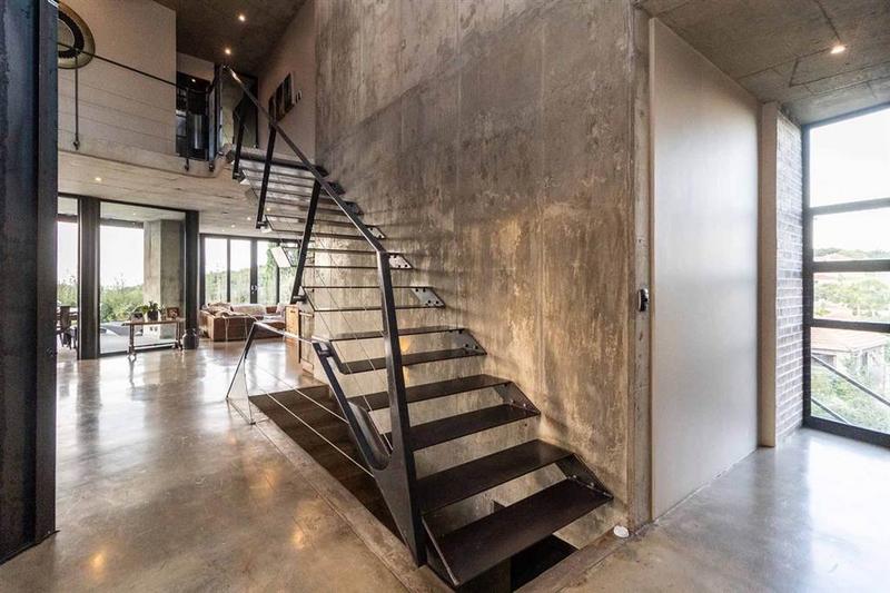 5 Bedroom Property for Sale in Waterkloof Ridge Gauteng