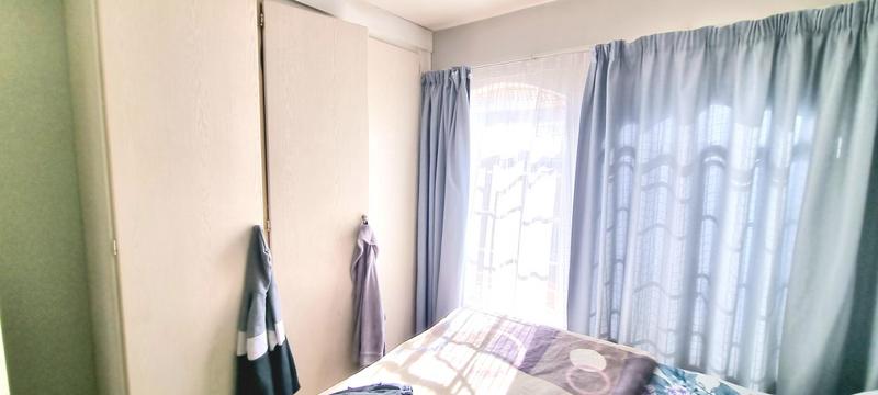 2 Bedroom Property for Sale in Die Hoewes Gauteng