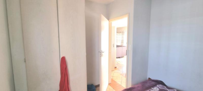 2 Bedroom Property for Sale in Die Hoewes Gauteng