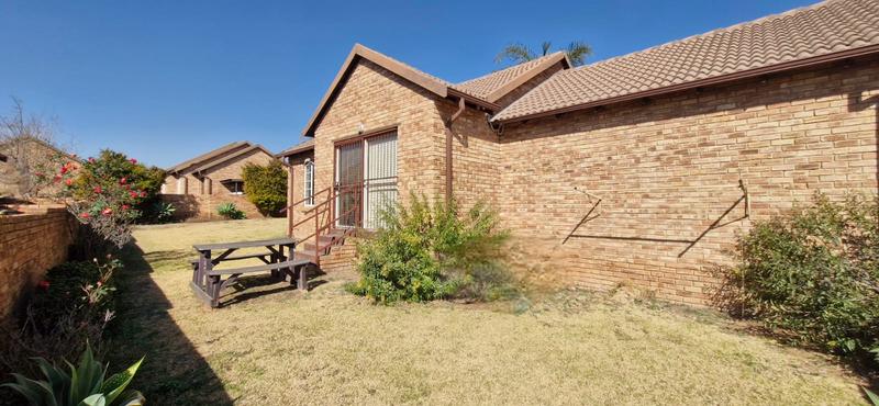 2 Bedroom Property for Sale in Kosmosdal Gauteng