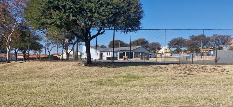 2 Bedroom Property for Sale in Kosmosdal Gauteng