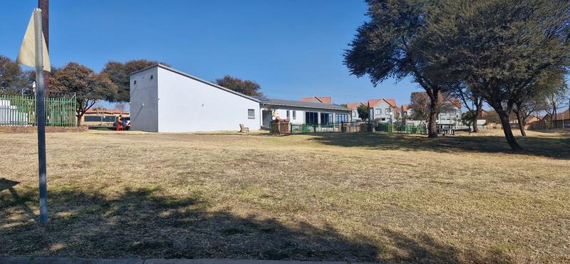 2 Bedroom Property for Sale in Kosmosdal Gauteng