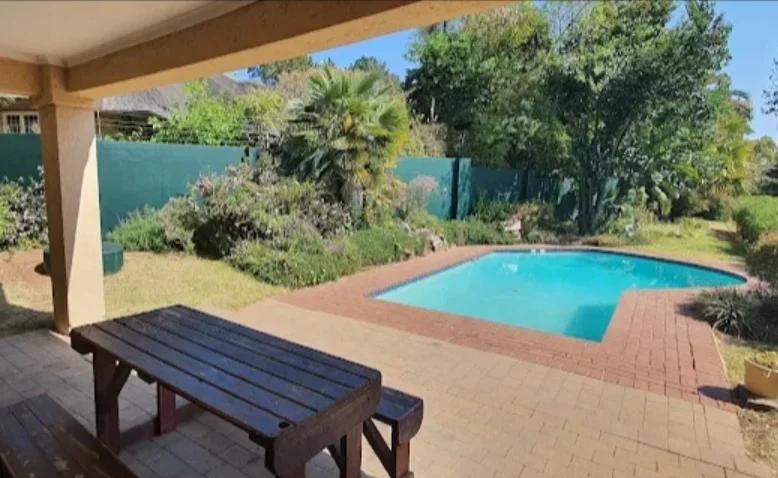 1 Bedroom Property for Sale in Bryanston Gauteng