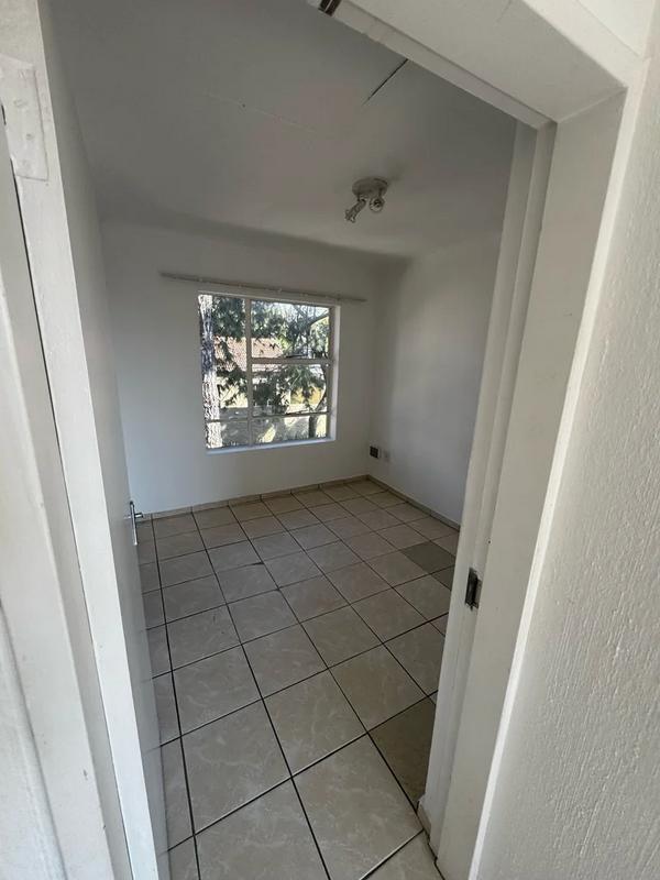 1 Bedroom Property for Sale in Bryanston Gauteng