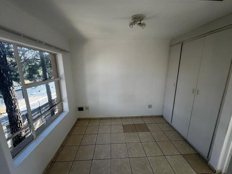1 Bedroom Property for Sale in Bryanston Gauteng