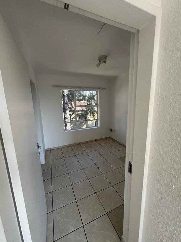 1 Bedroom Property for Sale in Bryanston Gauteng