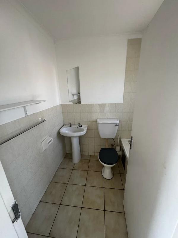 1 Bedroom Property for Sale in Bryanston Gauteng