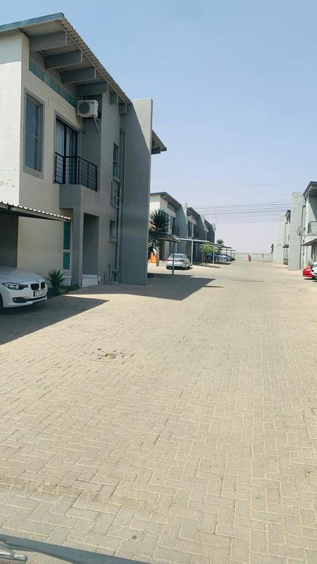 3 Bedroom Property for Sale in Albertsdal Gauteng