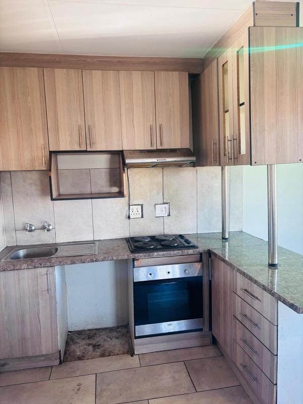 To Let 2 Bedroom Property for Rent in Fleurhof Gauteng