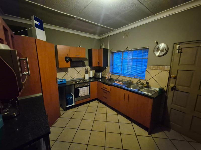 6 Bedroom Property for Sale in Elsburg Gauteng