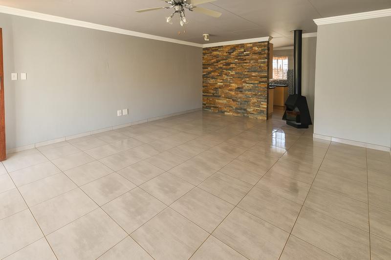 To Let 3 Bedroom Property for Rent in Garsfontein Gauteng