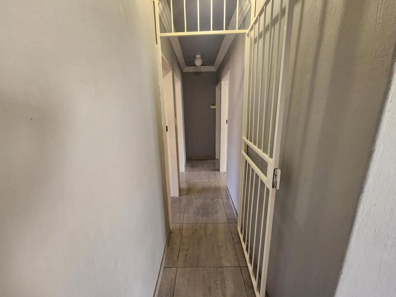 To Let 3 Bedroom Property for Rent in Garsfontein Gauteng