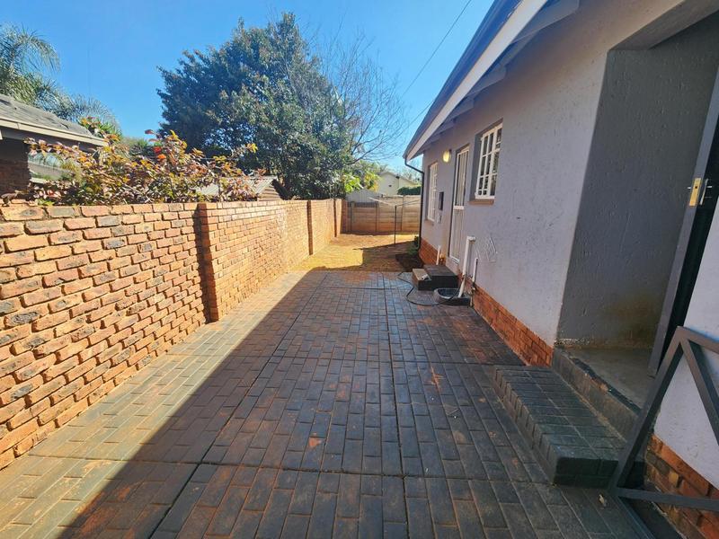 To Let 3 Bedroom Property for Rent in Garsfontein Gauteng