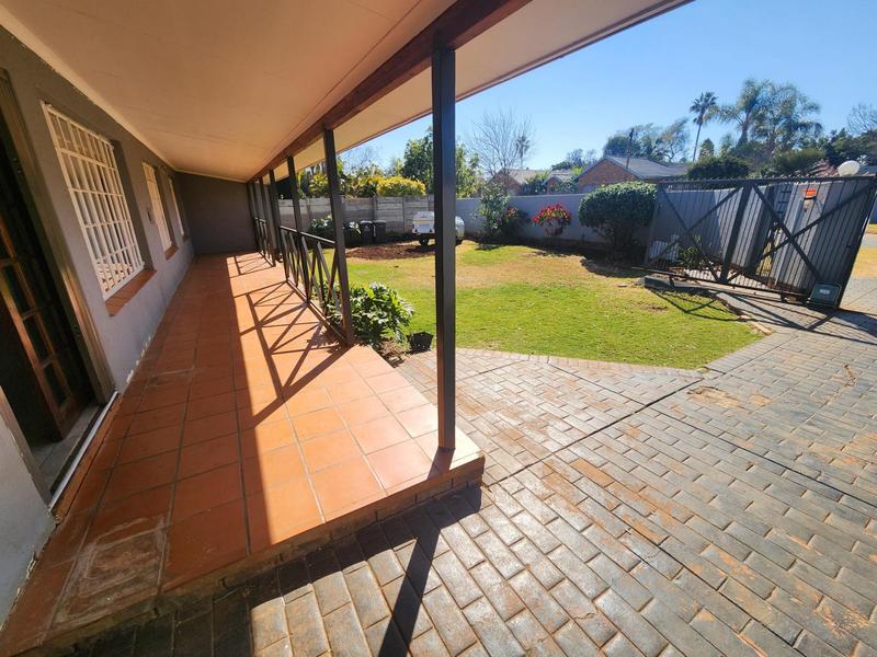 To Let 3 Bedroom Property for Rent in Garsfontein Gauteng