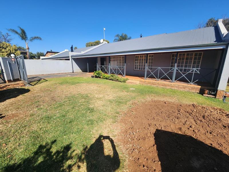 To Let 3 Bedroom Property for Rent in Garsfontein Gauteng