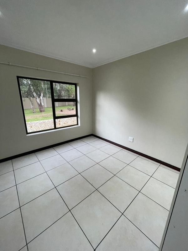 To Let 2 Bedroom Property for Rent in Wilro Park Gauteng