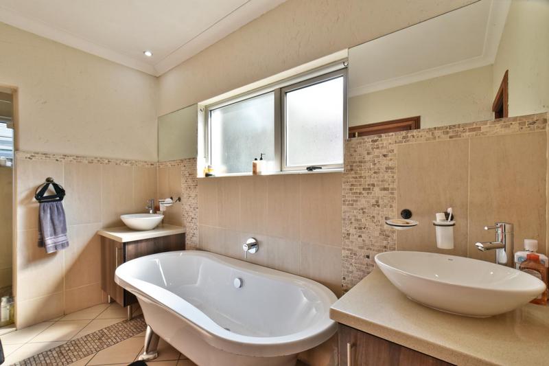 4 Bedroom Property for Sale in Eagle Canyon Golf Estate Gauteng