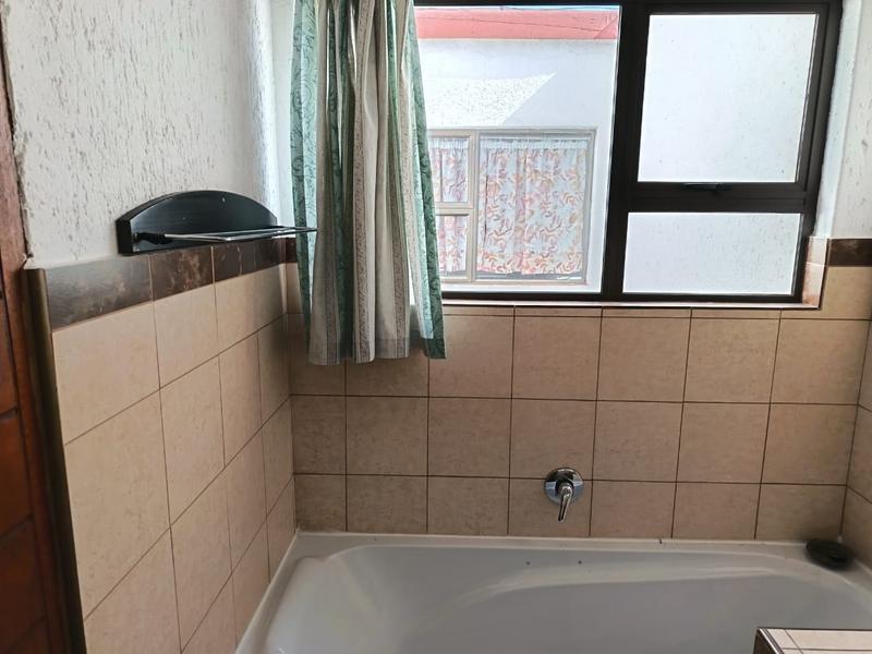 3 Bedroom Property for Sale in Bassonia Gauteng