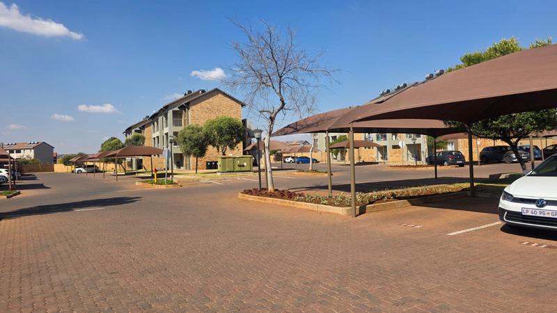 2 Bedroom Property for Sale in Stone Ridge Gauteng