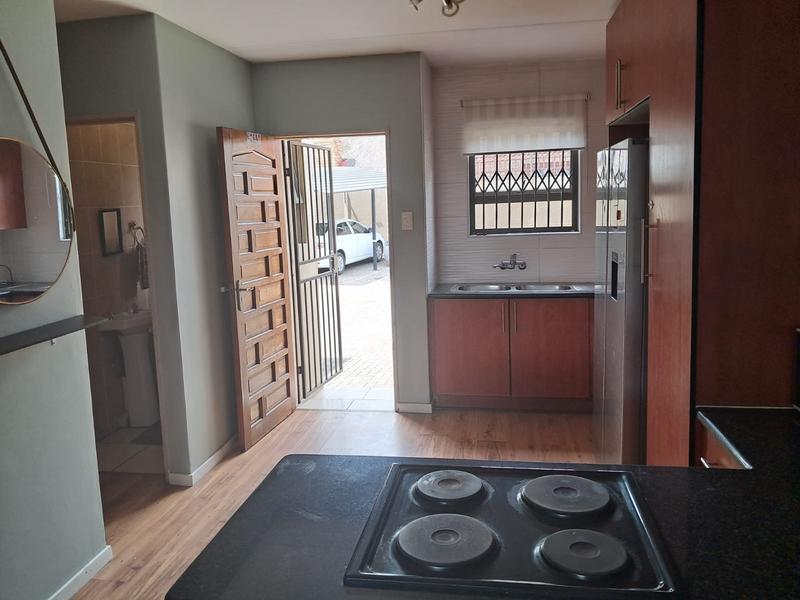 To Let 2 Bedroom Property for Rent in Gezina Gauteng