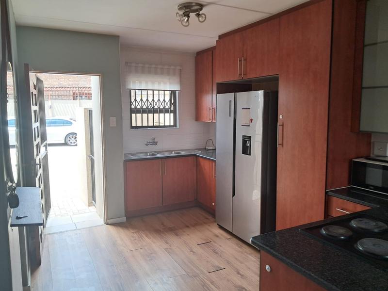 To Let 2 Bedroom Property for Rent in Gezina Gauteng