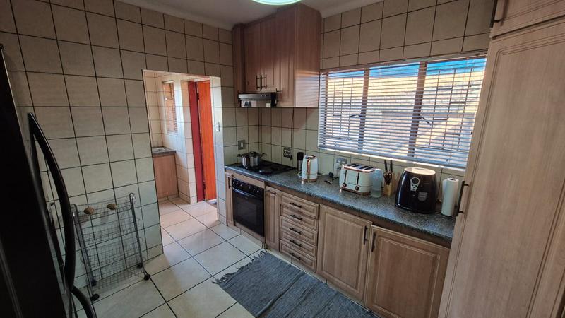 4 Bedroom Property for Sale in Florauna Gauteng