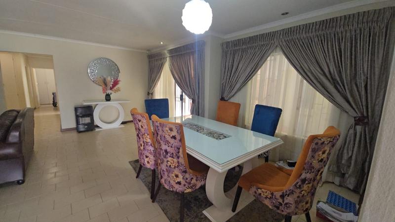 4 Bedroom Property for Sale in Florauna Gauteng