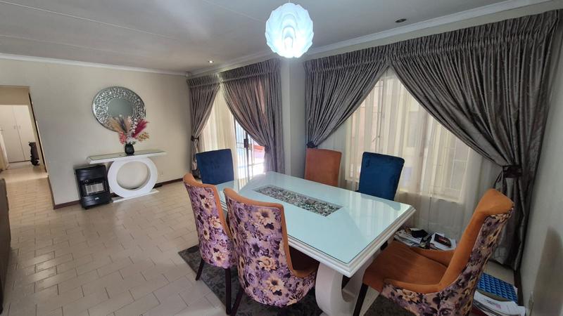 4 Bedroom Property for Sale in Florauna Gauteng