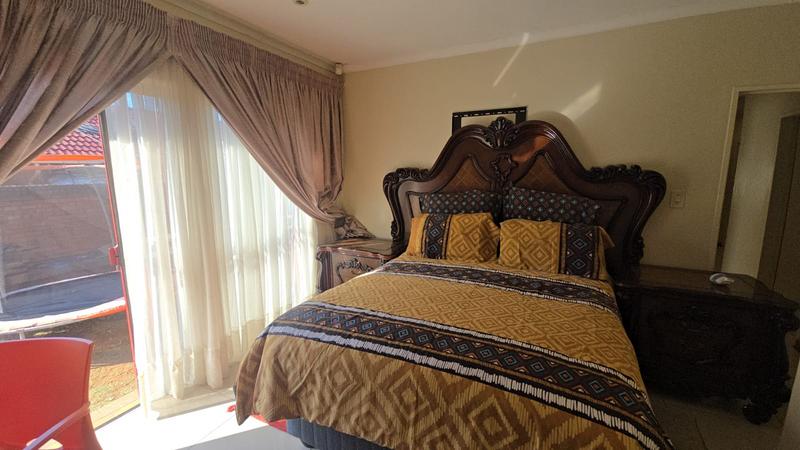 4 Bedroom Property for Sale in Florauna Gauteng