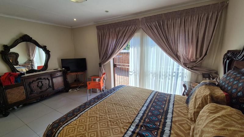4 Bedroom Property for Sale in Florauna Gauteng