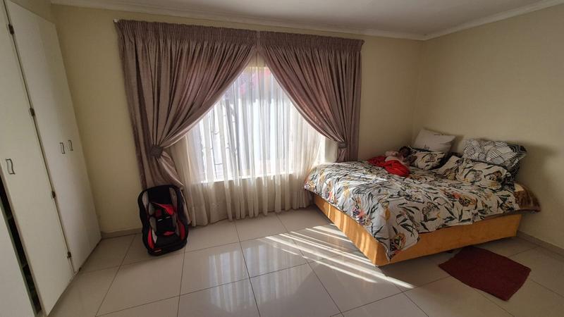 4 Bedroom Property for Sale in Florauna Gauteng