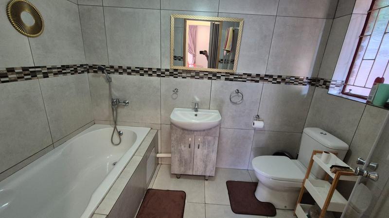 4 Bedroom Property for Sale in Florauna Gauteng