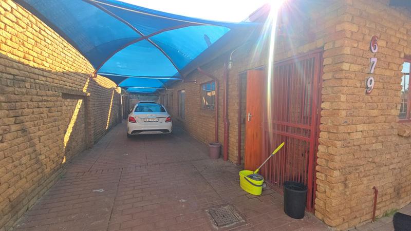 4 Bedroom Property for Sale in Florauna Gauteng