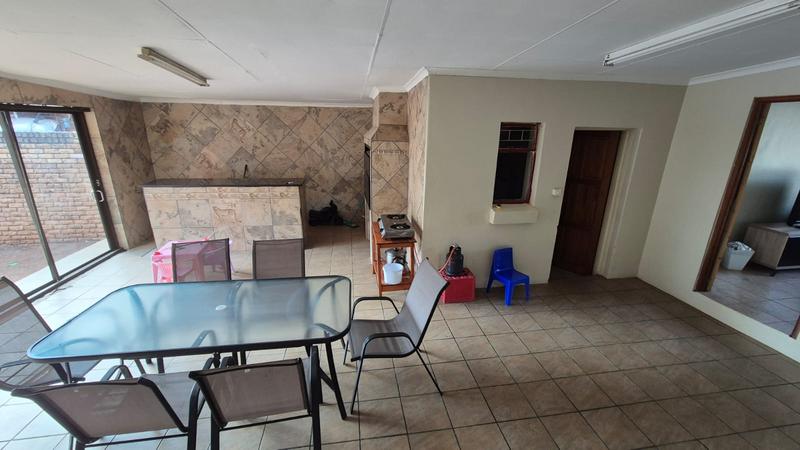 4 Bedroom Property for Sale in Florauna Gauteng