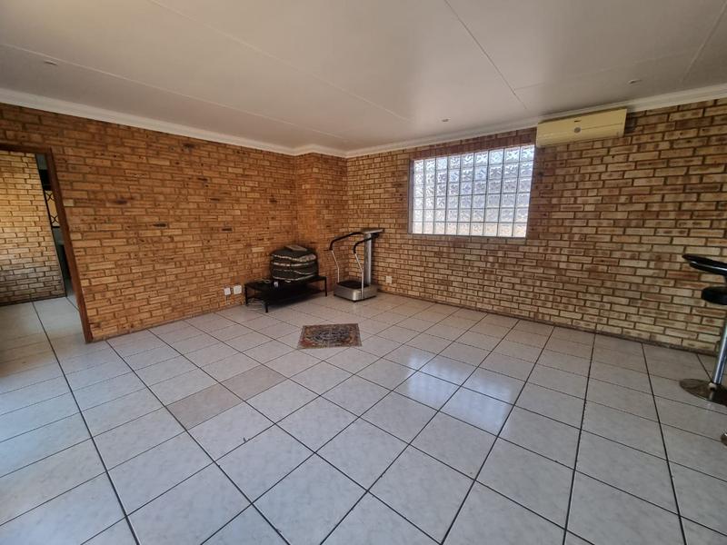 4 Bedroom Property for Sale in Florentia Gauteng