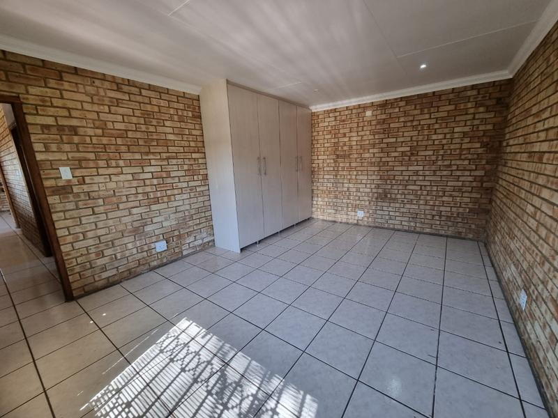 4 Bedroom Property for Sale in Florentia Gauteng