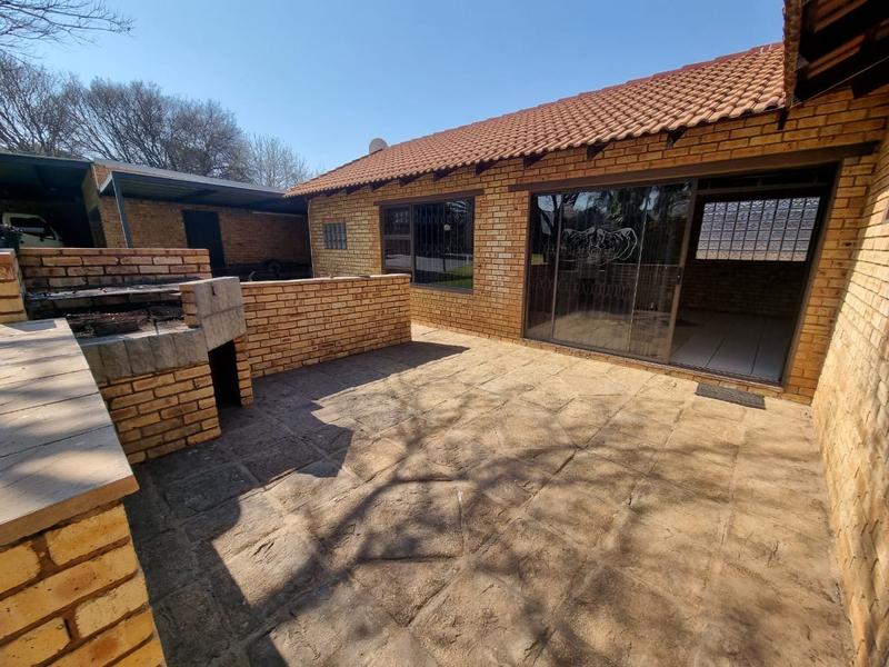 4 Bedroom Property for Sale in Florentia Gauteng