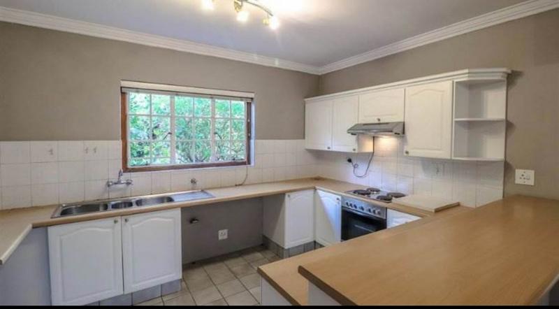 2 Bedroom Property for Sale in Saxonwold Gauteng