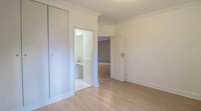 2 Bedroom Property for Sale in Saxonwold Gauteng