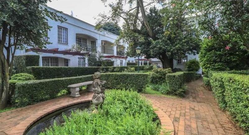 2 Bedroom Property for Sale in Saxonwold Gauteng