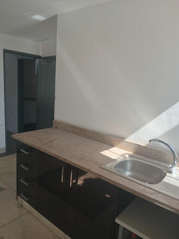 To Let commercial Property for Rent in Benrose Gauteng