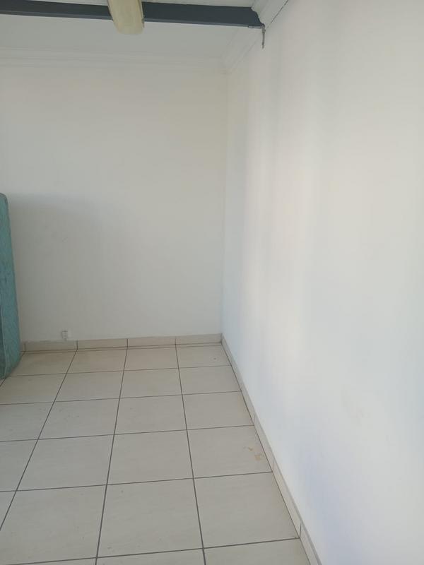To Let commercial Property for Rent in Benrose Gauteng
