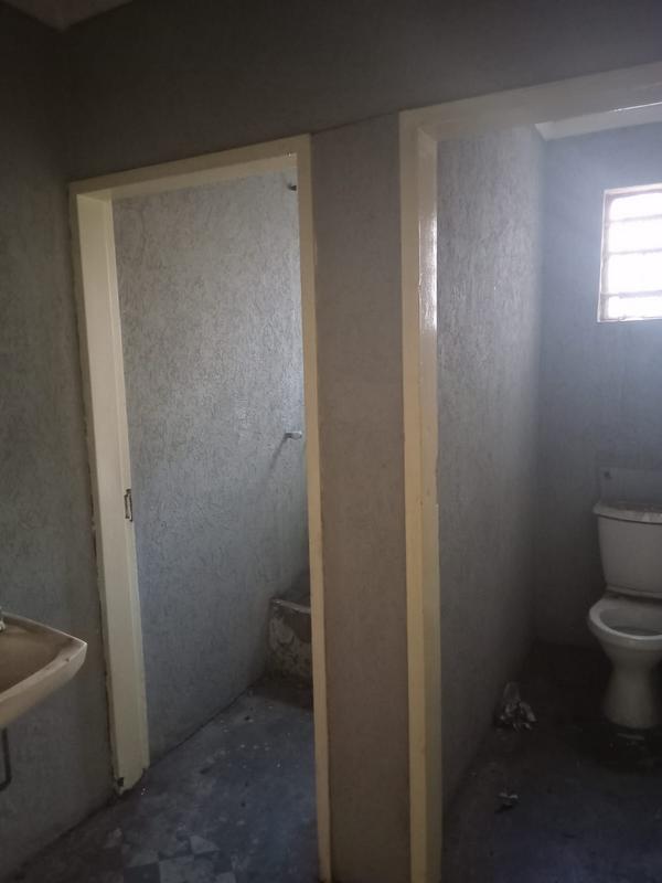 To Let commercial Property for Rent in Benrose Gauteng