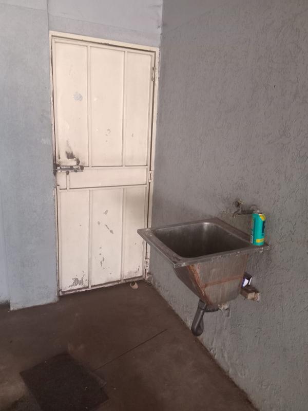 To Let commercial Property for Rent in Benrose Gauteng