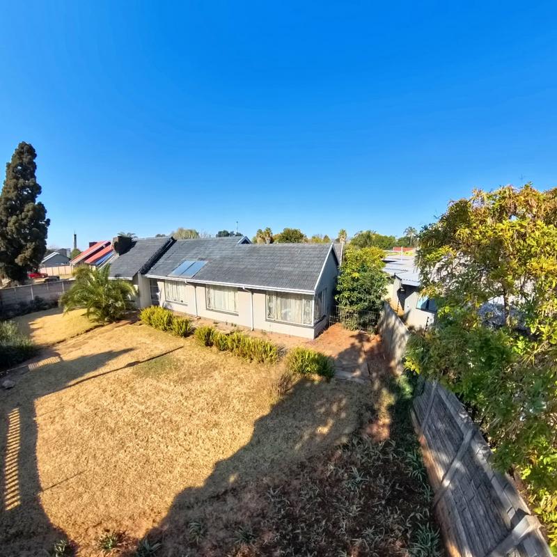 5 Bedroom Property for Sale in Birchleigh Gauteng
