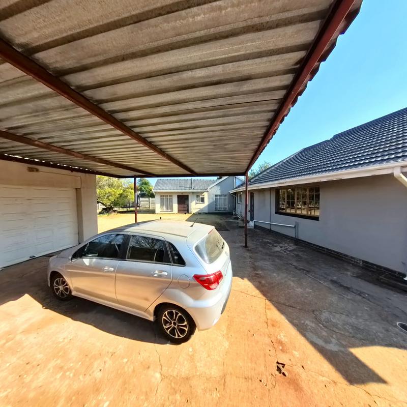 5 Bedroom Property for Sale in Birchleigh Gauteng
