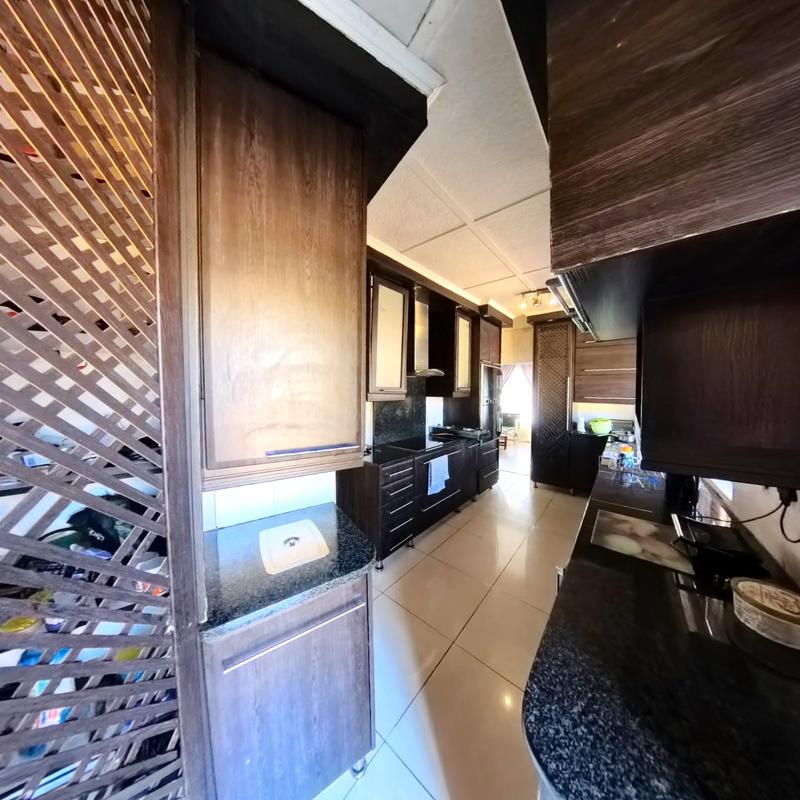 5 Bedroom Property for Sale in Birchleigh Gauteng