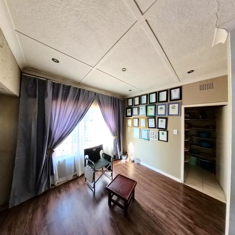 5 Bedroom Property for Sale in Birchleigh Gauteng