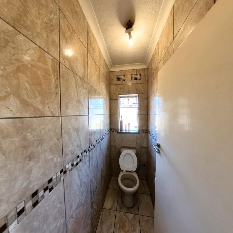 5 Bedroom Property for Sale in Birchleigh Gauteng